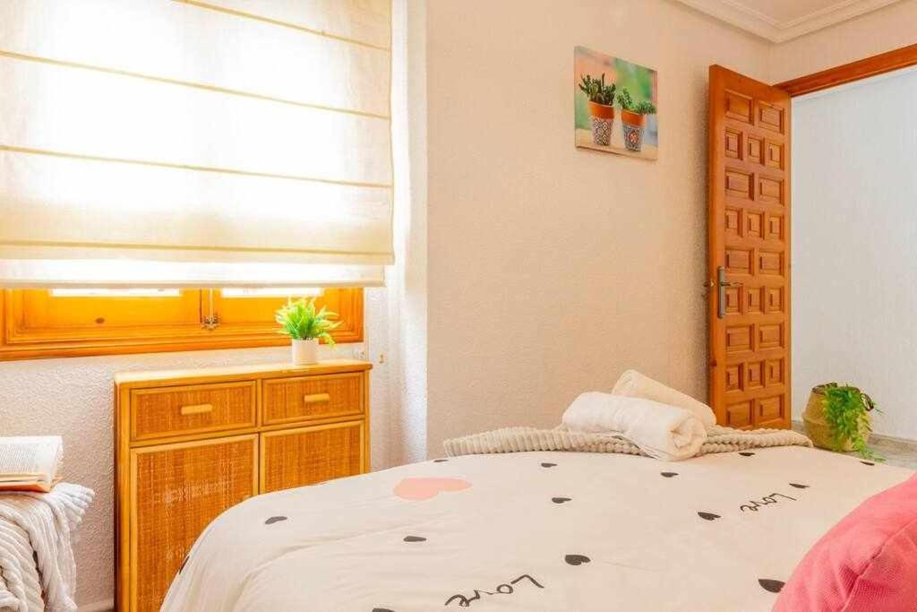 Appartement Atico Pink Seafront à La Mata  Extérieur photo
